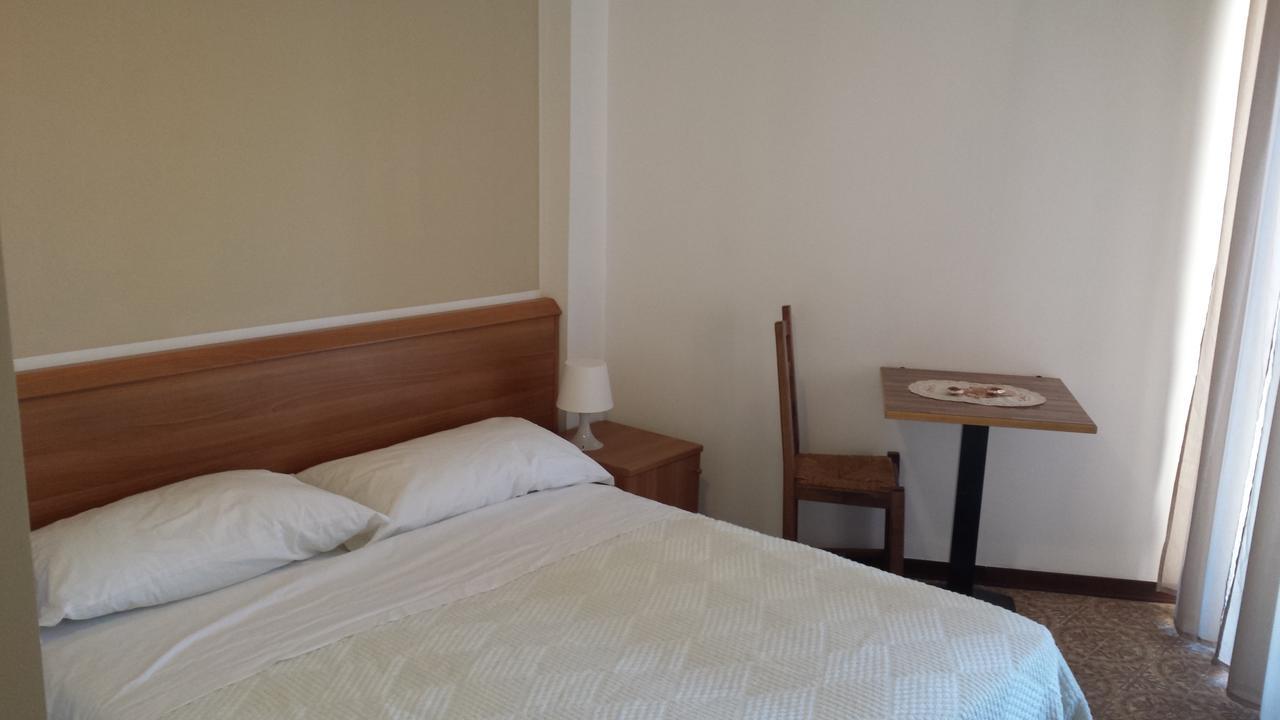 Hotel Locanda Il Faro Guiglia Esterno foto
